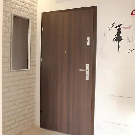 Apartament Versal *
